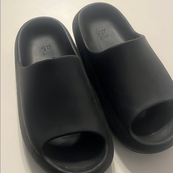 H&M Classic Black Slide Sandals (6.5/7.5) - Picture 1 of 3